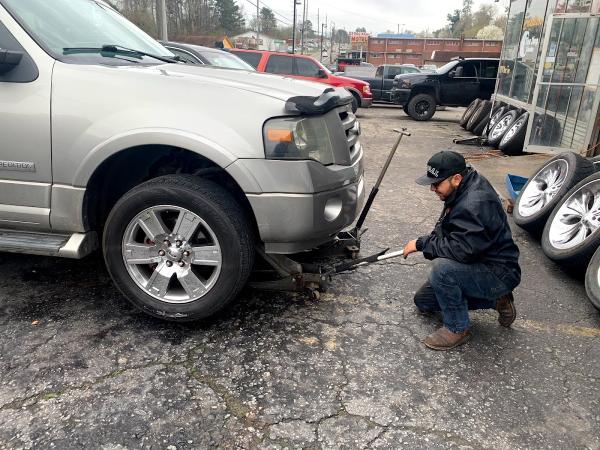 Castillo Tire Shop