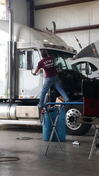 Hank's Auto Glass Inc