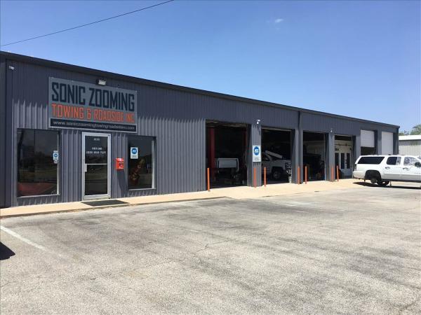 Sonic Zooming Towing & Roadside Inc.