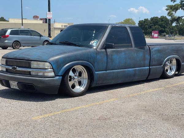 Mucas Tires & Services