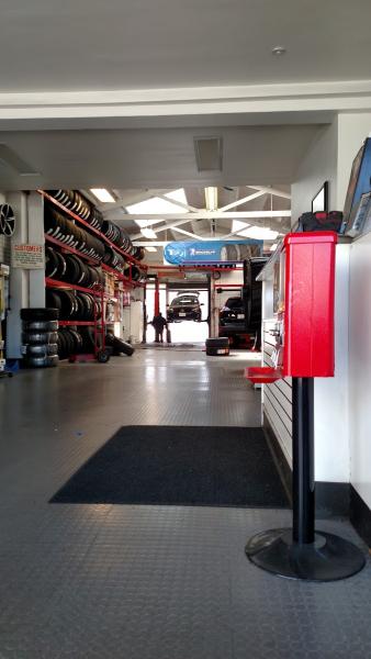 Robert's Tires & Wheels