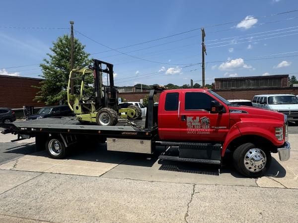 KJ Towing