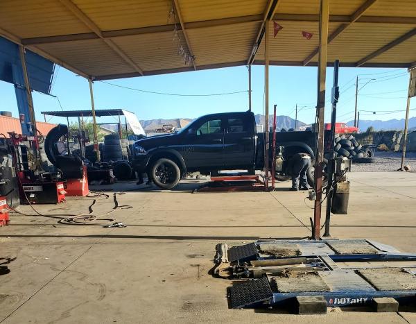 Llantera El Chino Tire Shop # 2