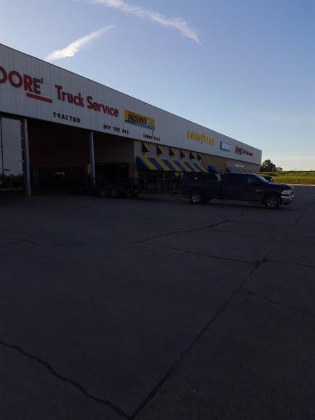 Moore's Truck Tire Center