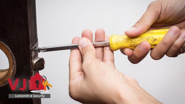 VJ Locksmith