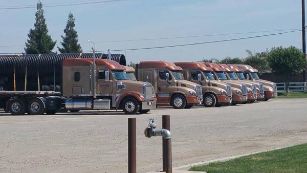 Machado Custom Hay Loading