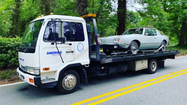 Andre's Towing Services LLC