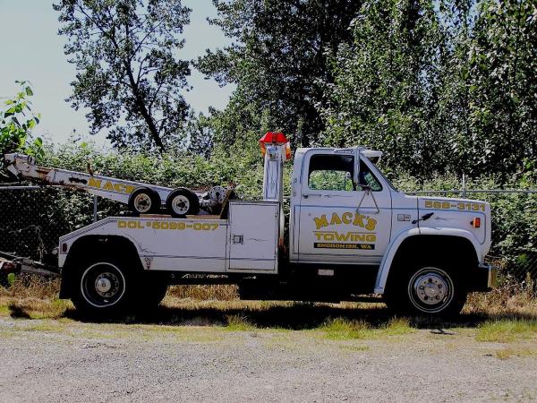 Macks Towing