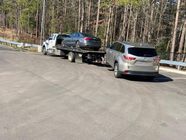 Henry's Towing
