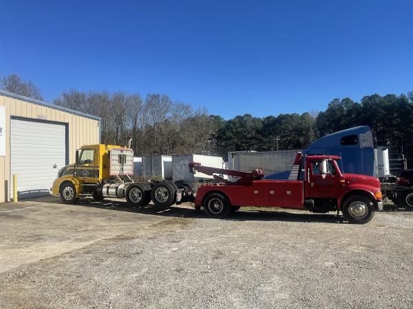 Moons Towing and Roadside Assistance