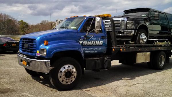 Tom's Towing