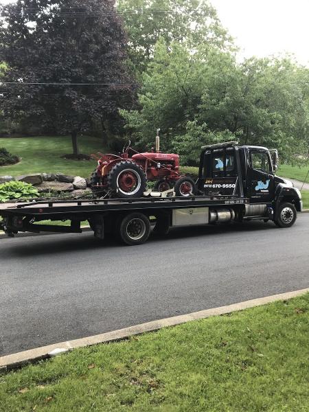 J & J Towing