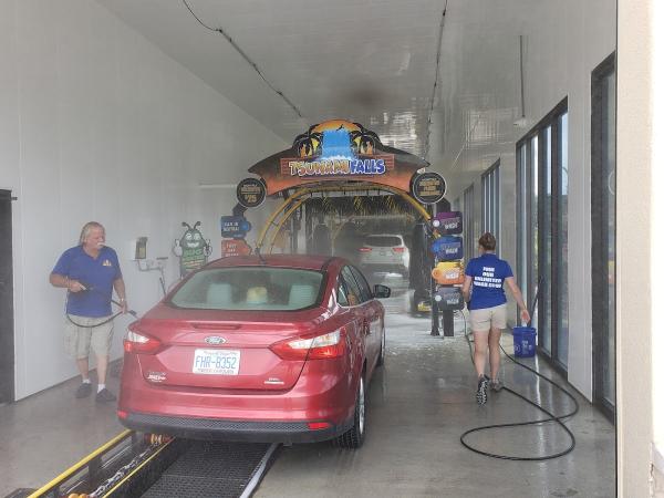 Squeeky's Car Wash