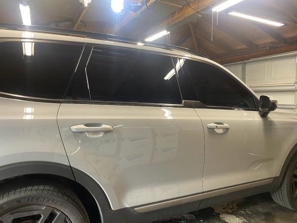 D & J Auto Glass & Window Tints