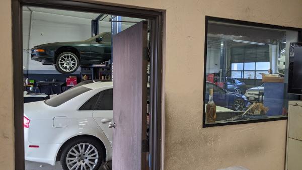Johnny's Auto Center