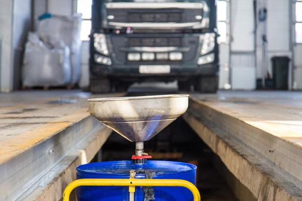 Lubezone Truck Lube Center