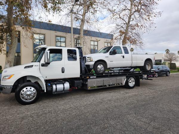 E & D Towing Cheapest In Town