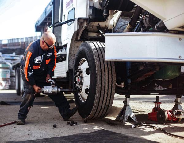 24 Hours Tire Road Service Semi Truck Tires