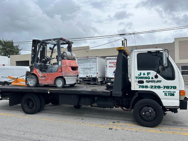 J & F Towing