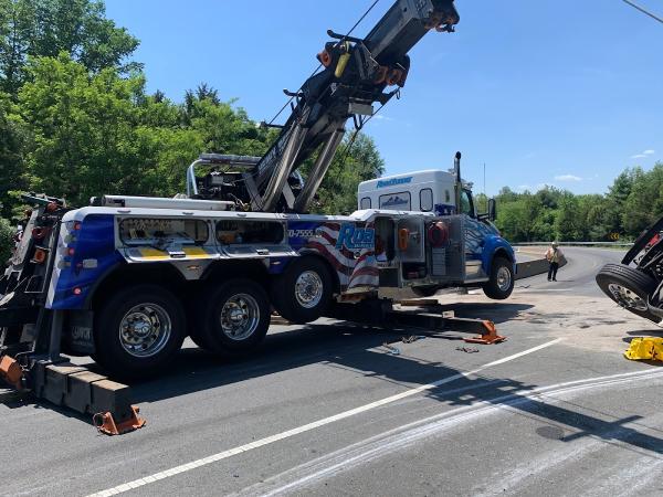 Road Runner Heavy Duty Towing & Semi Truck Towing