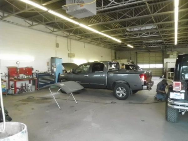 Nob Hill Body Shop LLC