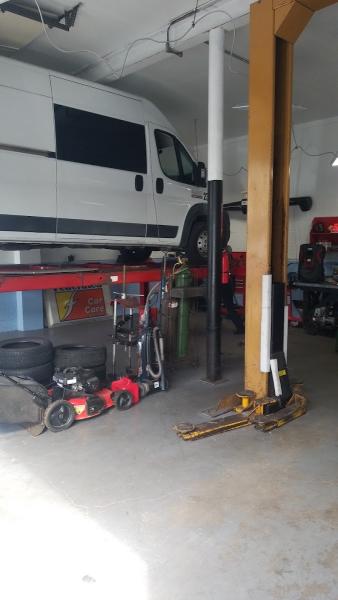 Andee's Auto Garage
