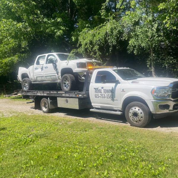 Royal Towing LLC