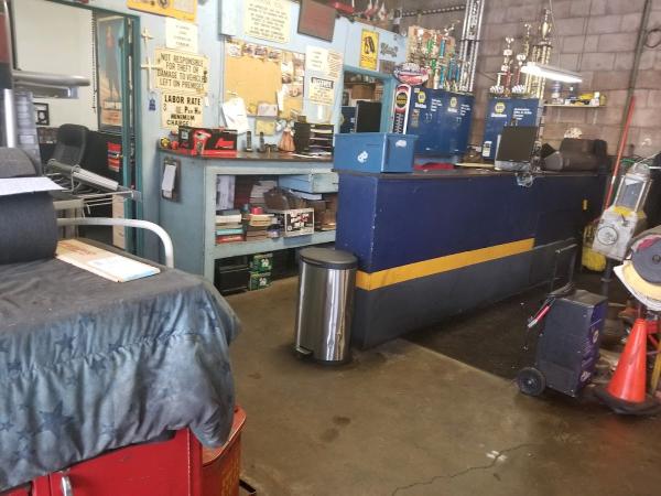 Tom's Automotive Center