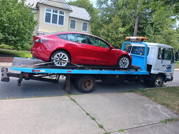 Kelly's Towing