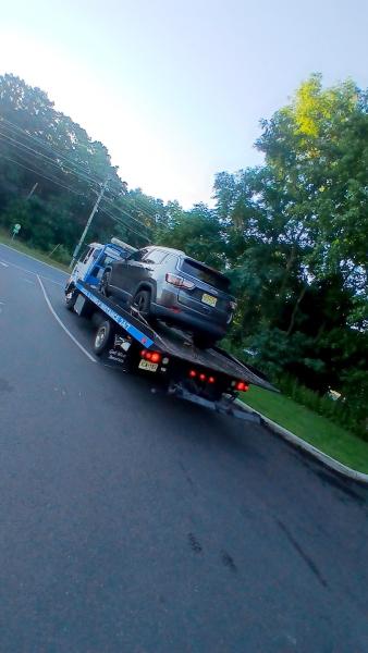 Kelly's Towing