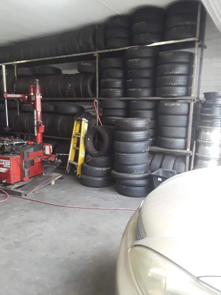 LOS Reyes Tireshop