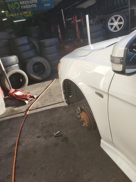 LOS Reyes Tireshop