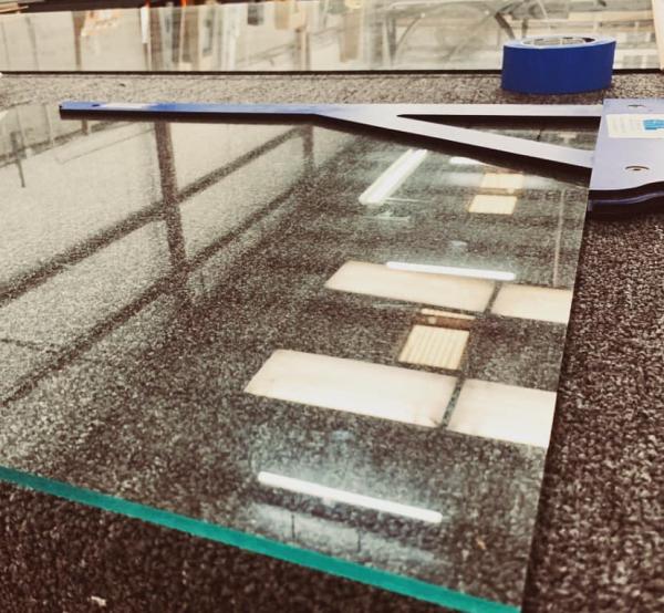 K & K Glass