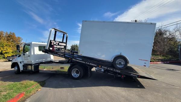 T & T Towing