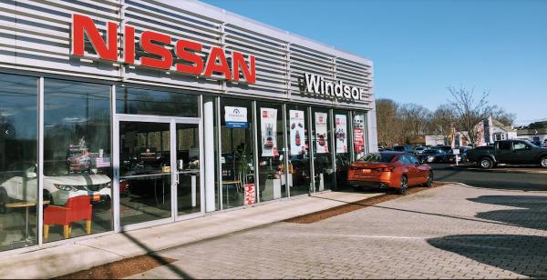 Sansone Jr's Windsor Nissan Service Department