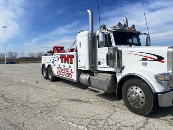 TNT Heavy Truck AND Trailer Repair . 24hr Mobile