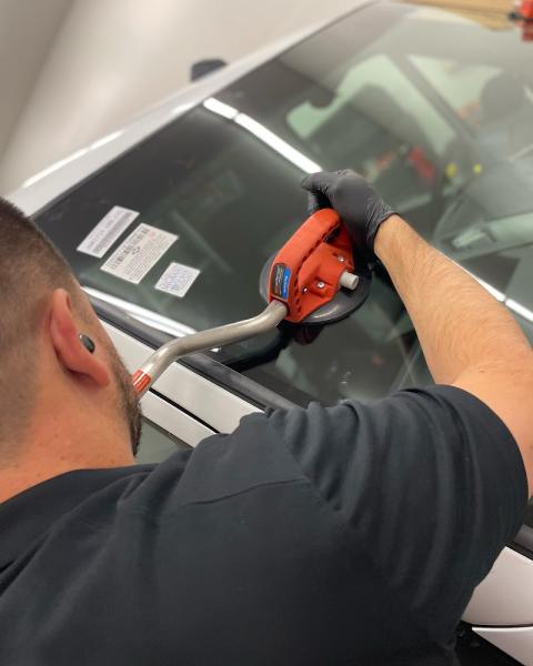 7B Auto Glass