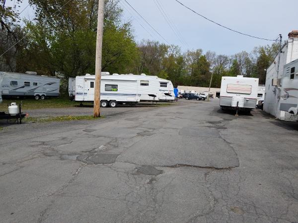 KAR Rvs & More