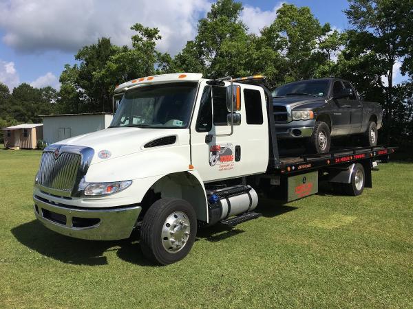 Lee's Towing