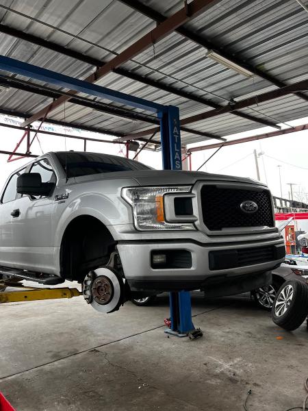 Laredo Automotive Garage