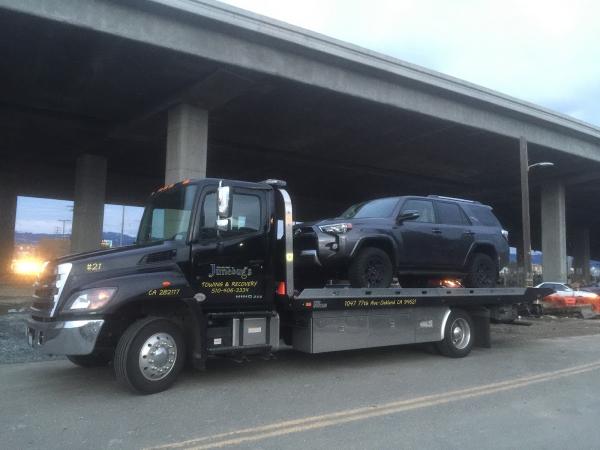 Junebug's Towing & Recovery