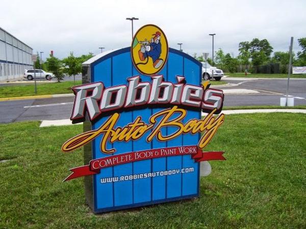 Robbie's Auto Body