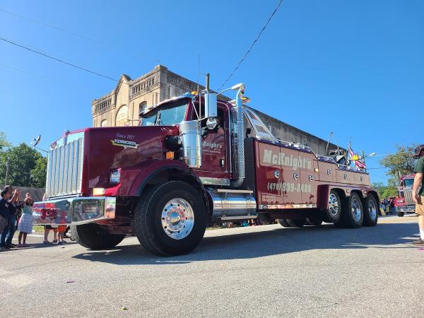 McKnight's Emergency Wrecker Service & Equipment Hauling