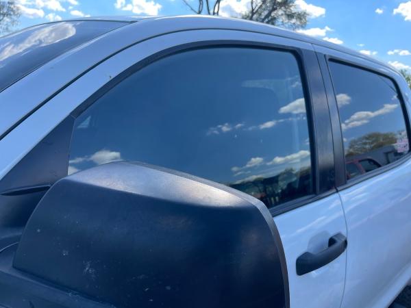 Aaron's Auto Glass Installation