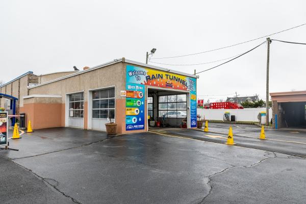 Rain Tunnel Car Wash