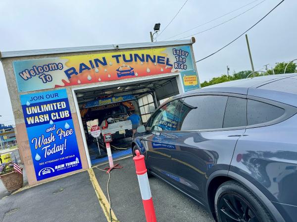 Rain Tunnel Car Wash