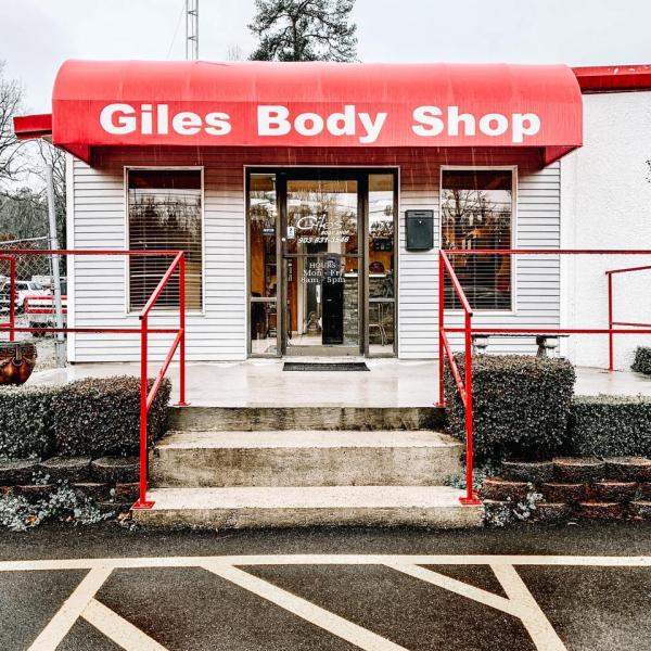 Giles Body Shop