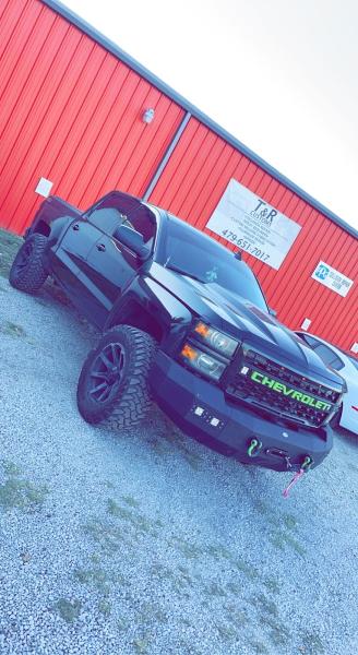 T and R Customs