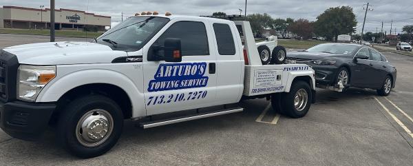 Arturo's Towing Service