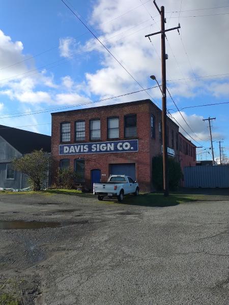 Davis Sign Co.